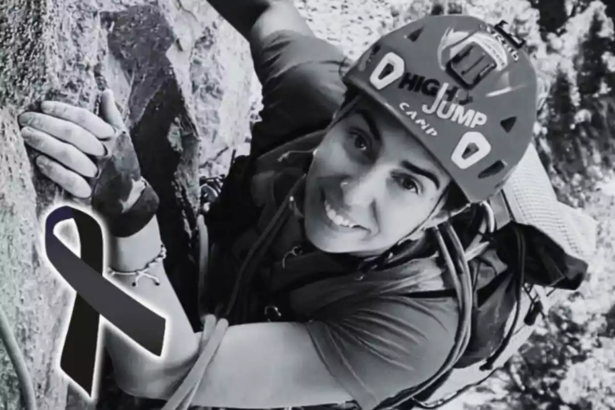 Persona escalando una roca con casco y equipo de seguridad, que es Marta Jiménez, colaboradora de 'El Hormiguero', en la esquina inferior izquierda aparece un listón negro de luto. Persona escalando una roca con casco y equipo de seguridad, que es Marta Jiménez, colaboradora de 'El Hormiguero', en la esquina inferior izquierda aparece un listón negro de luto.