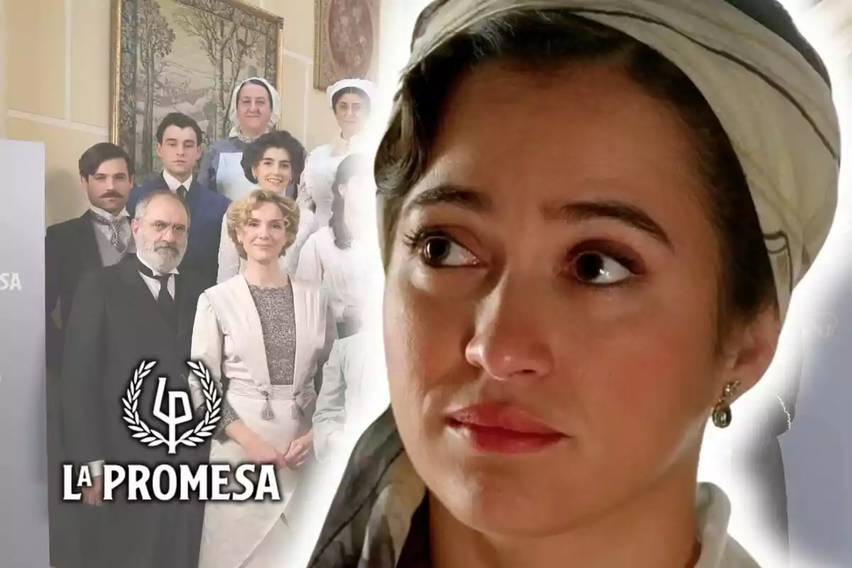 Carmen Asecas con expresión seria en primer plano lleva un pañuelo en la cabeza y al fondo se observa a un grupo de personas vestidas con ropa de época junto al logo de la serie 'La Promesa'.