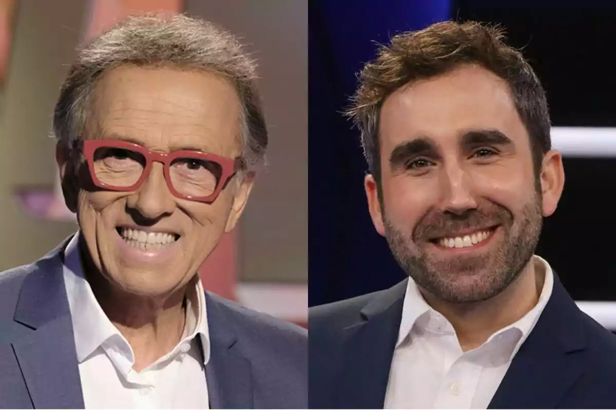 Jordi Hurtado a Saber i Guanyar i Aitor Albizua a Xifres i Lletres, somrients amb americana blava i camisa blanca, posen en un fons d’estudi dividit en dos colors diferents.