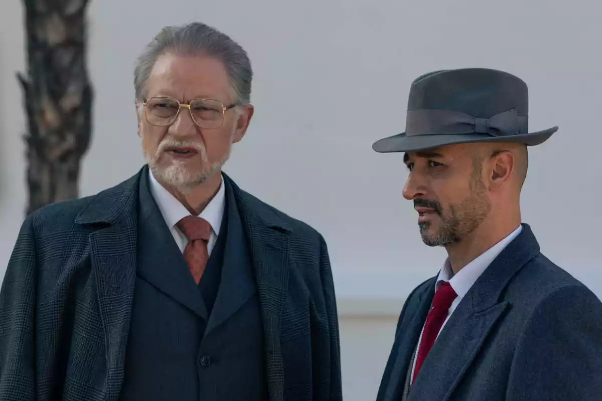 Fotografía de Alain Hernández y Nancho Novo en Sueños de Libertad de Antena 3 Fotografía de Alain Hernández y Nancho Novo en Sueños de Libertad de Antena 3