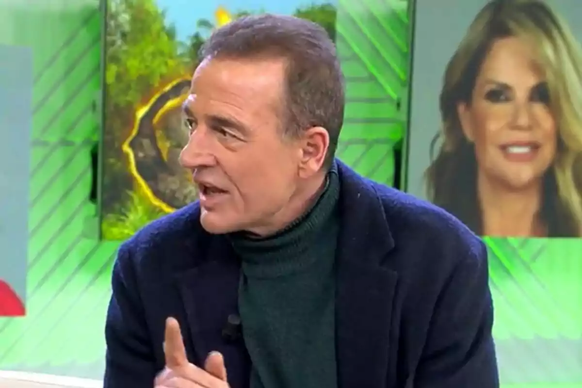 Alessandro Lequio hablando en Vamos a ver con un fondo verde y una imagen de una mujer detrás. Alessandro Lequio hablando en Vamos a ver con un fondo verde y una imagen de una mujer detrás.