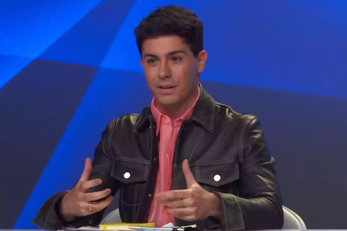 Captura de Alfred García en la mesa del jurado de Eufòria durante la primera gala de la tercera edición Captura de Alfred García en la mesa del jurado de Eufòria durante la primera gala de la tercera edición