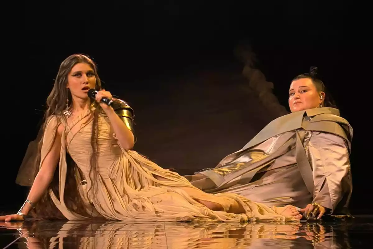 Fotografía de Alyona Alyona y Jerry Hei como representantes de Ucrania durante la primera semifinal de Eurovisión 2024 Fotografía de Alyona Alyona y Jerry Hei como representantes de Ucrania durante la primera semifinal de Eurovisión 2024