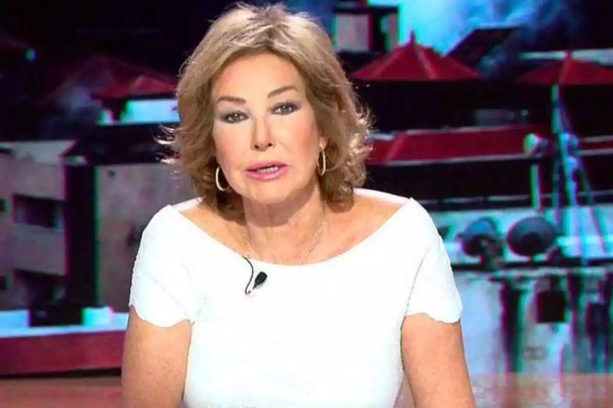Ana Rosa Quintana a TardeAR aquest dilluns 9 d'octubre a Telecinco Ana Rosa Quintana a TardeAR aquest dilluns 9 d'octubre a Telecinco