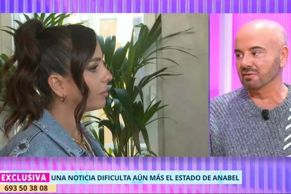 Anabel Pantoja i Luis Pliego conversant a TardeAR amb un text a la part inferior que menciona una notícia difícil. Anabel Pantoja i Luis Pliego conversant a TardeAR amb un text a la part inferior que menciona una notícia difícil.