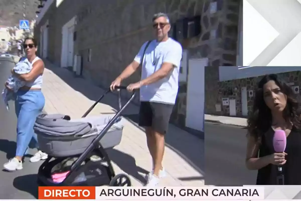 Anabel Pantoja i un amic caminen per una vorera a Arguineguín, Gran Canària, mentre una reportera de Vamos a ver transmet des del lloc. Anabel Pantoja i un amic caminen per una vorera a Arguineguín, Gran Canària, mentre una reportera de Vamos a ver transmet des del lloc.