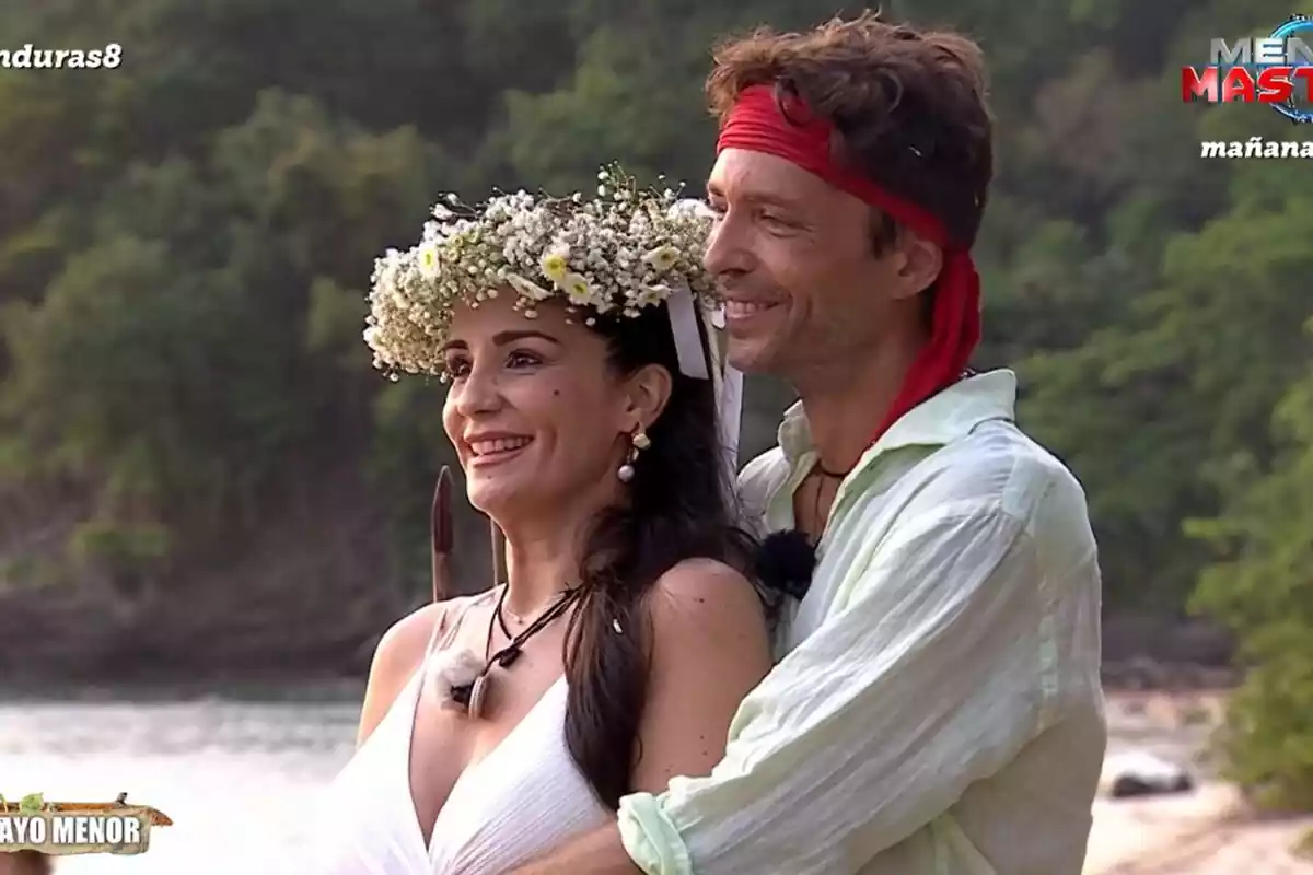 Captura de Ángel Cristo JR y Ana Herminia en su boda en Supervivientes Captura de Ángel Cristo JR y Ana Herminia en su boda en Supervivientes