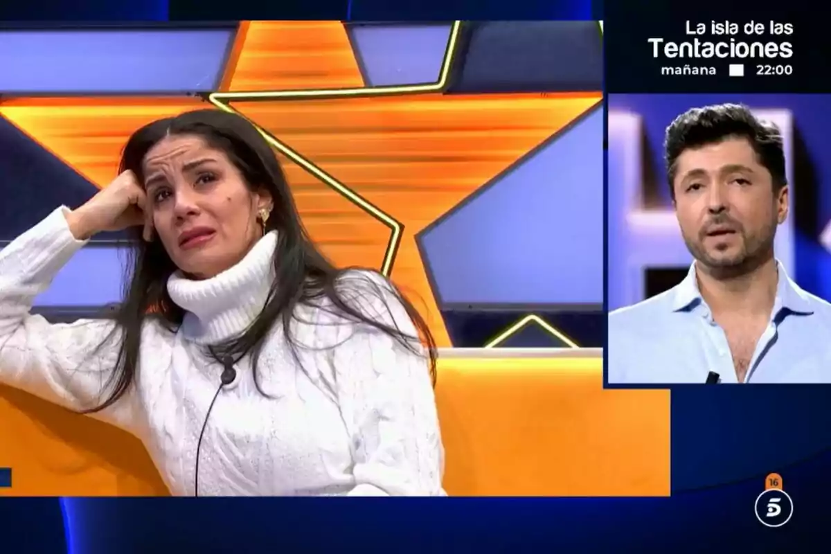 Ana Herminia amb suèter blanc sembla emocionada mentre observa una pantalla que mostra Ángel Cristo JR parlant a GH DÚO.