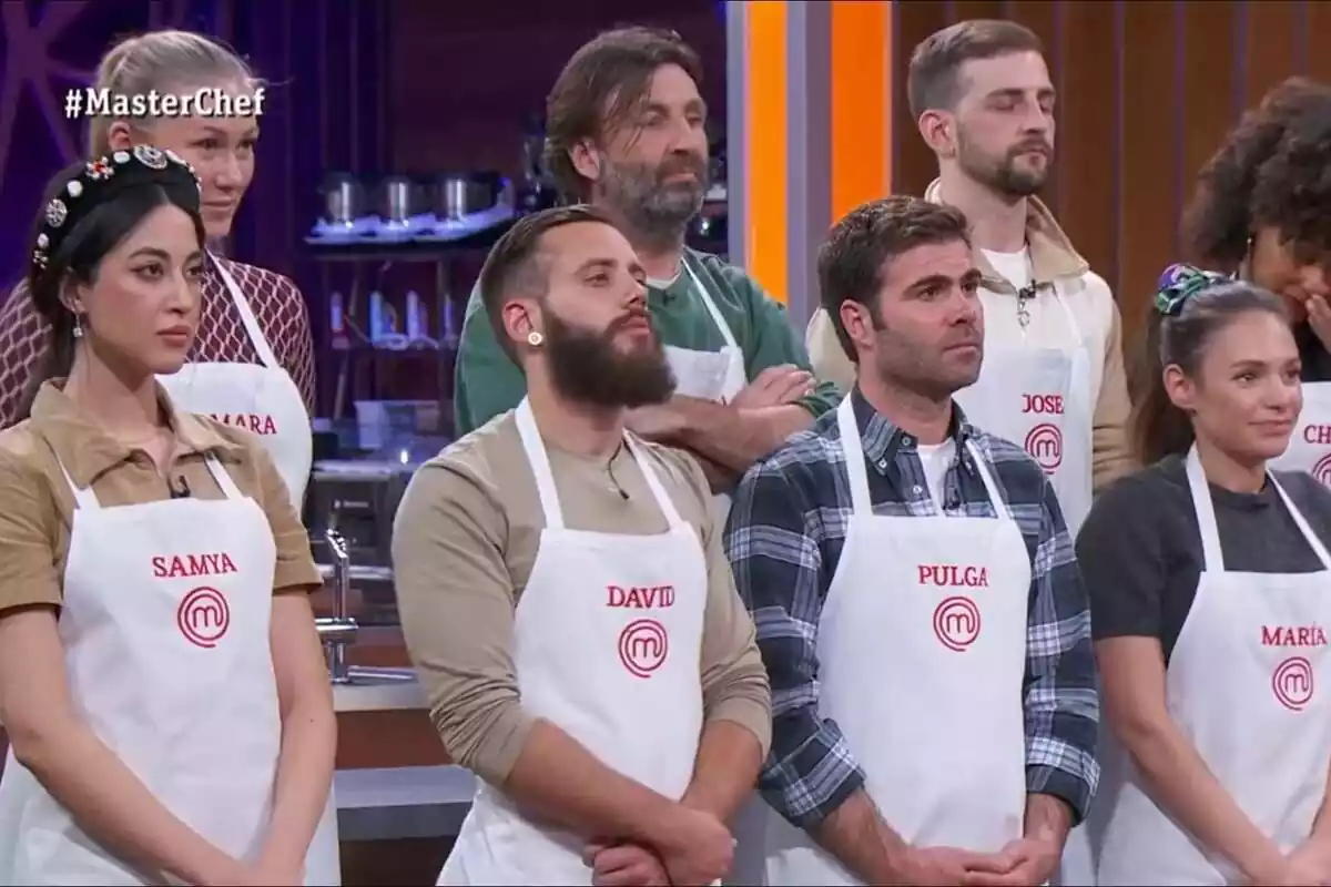 Captura de los aspirantes de MasterChef esperando las valoraciones como David Captura de los aspirantes de MasterChef esperando las valoraciones como David