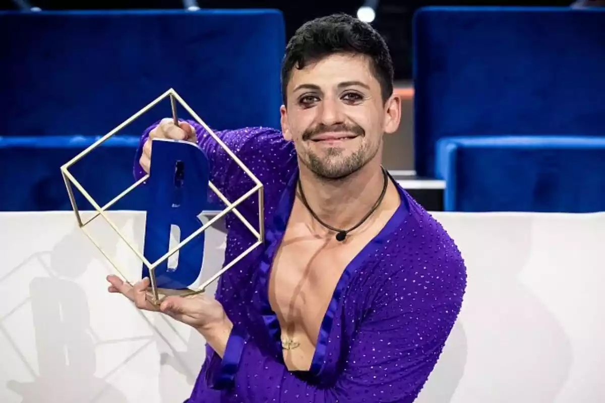 Fotografía de Santiago Granizal como ganador de Baila como Puedas Fotografía de Santiago Granizal como ganador de Baila como Puedas
