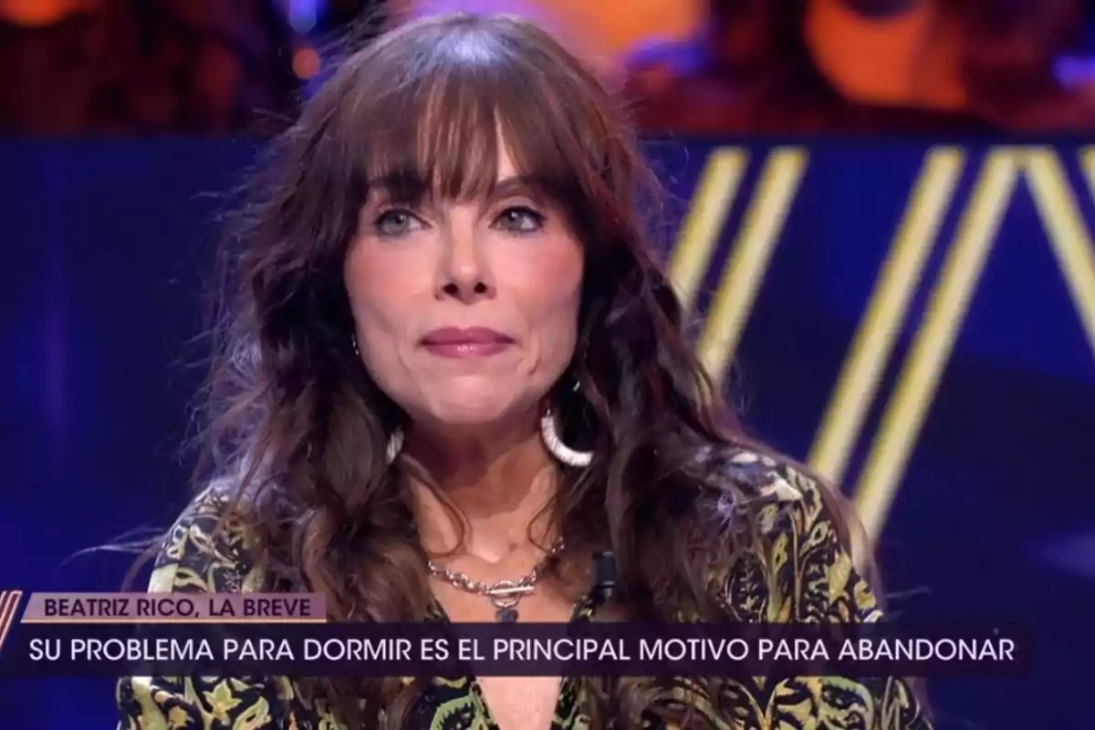 Beatriz Rico, con cabello largo y oscuro y con un atuendo con estampado, en el programa '¡De Viernes!' Beatriz Rico, con cabello largo y oscuro y con un atuendo con estampado, en el programa '¡De Viernes!'