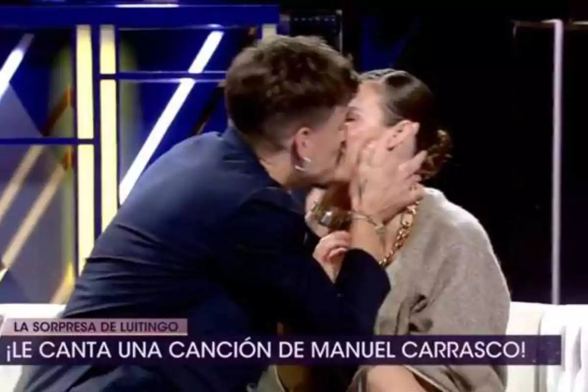 Captura del beso de Jessica Bueno y Luitingo en De Viernes Captura del beso de Jessica Bueno y Luitingo en De Viernes