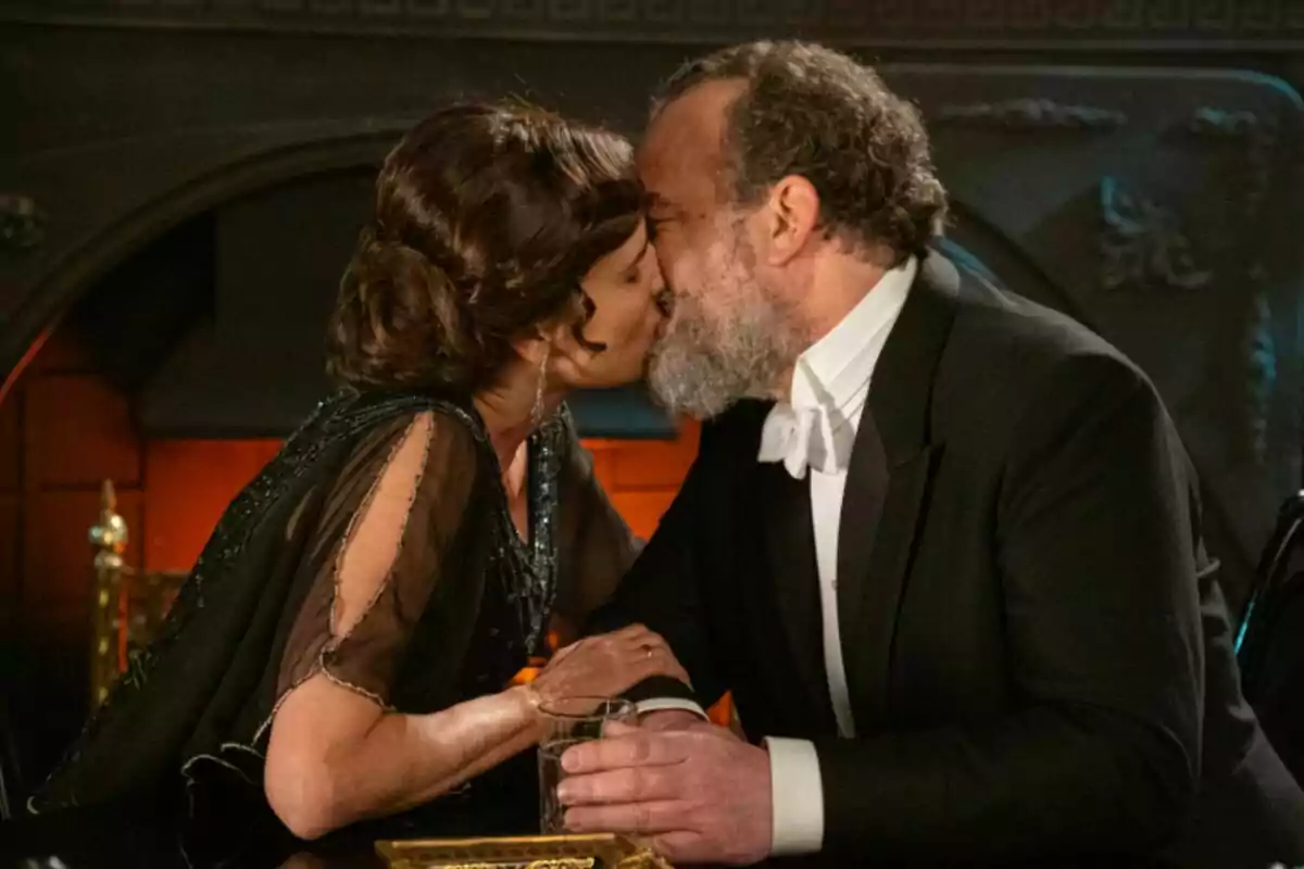 Captura del beso entre María Antonia y Alonso en La Promesa Captura del beso entre María Antonia y Alonso en La Promesa