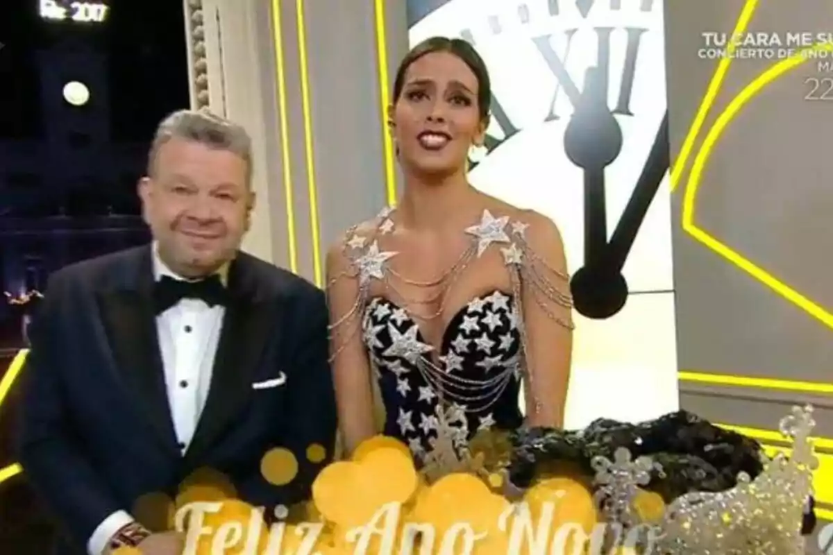 Captura d'Alberto Chicote i Cristina Pedroche a les campanades 2016 d'Antena 3 Captura d'Alberto Chicote i Cristina Pedroche a les campanades 2016 d'Antena 3