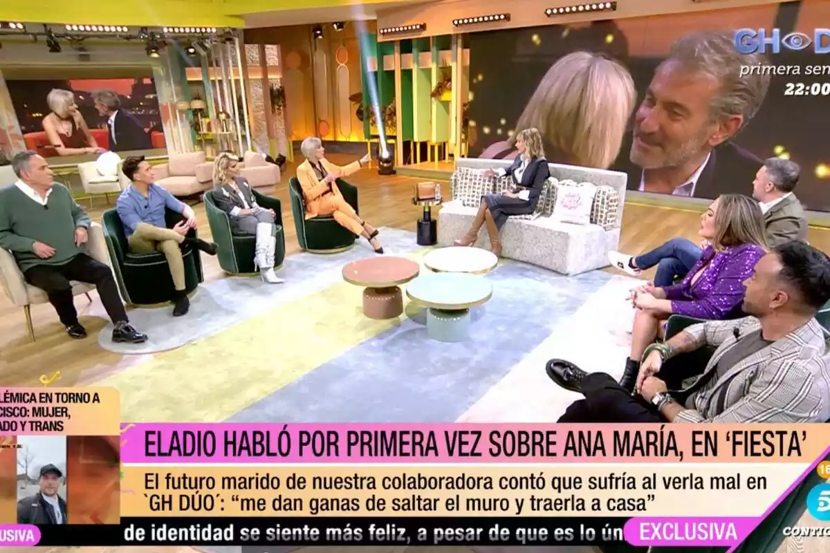 Captura de Ana María Aldón con Emma García y el resto de colaboradores en 'Fiesta' Captura de Ana María Aldón con Emma García y el resto de colaboradores en 'Fiesta'