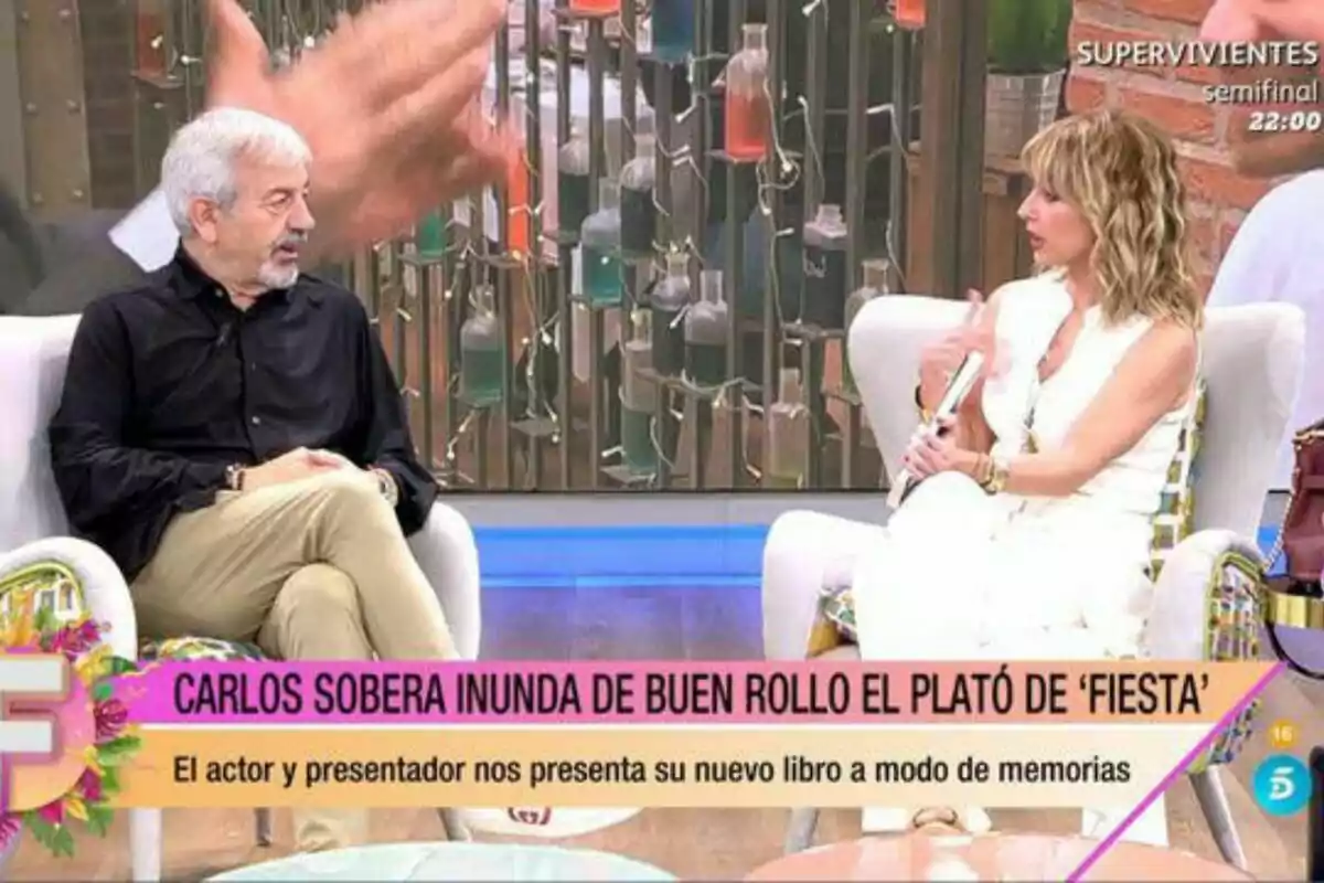 Captura de Carlos Sobera y Emma García mirándose en 'Fiesta' Captura de Carlos Sobera y Emma García mirándose en 'Fiesta'