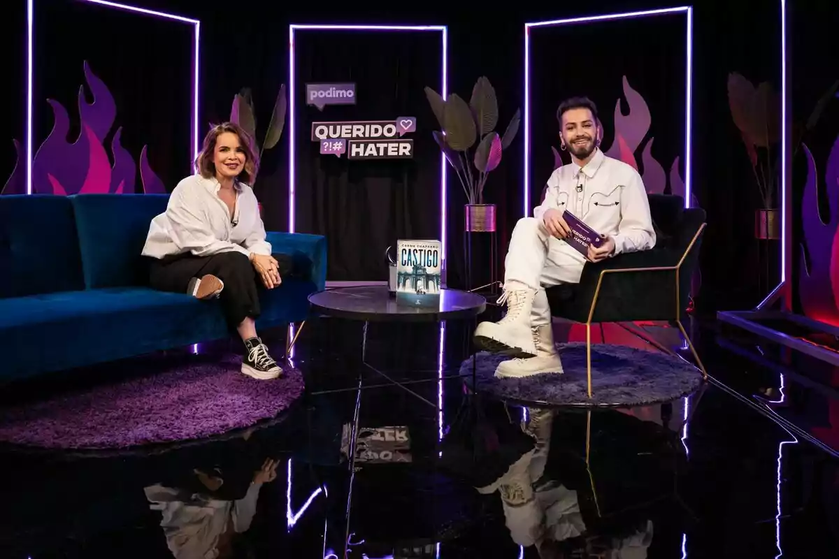 Captura de Carme Chaparro y Malbert en 'Querido Hater' Captura de Carme Chaparro y Malbert en 'Querido Hater'