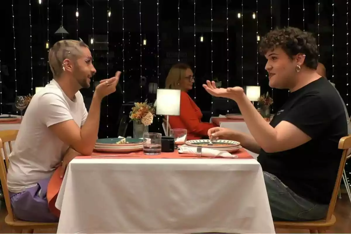 Captura d'Ero i Mari sopant a 'First Dates' Captura d'Ero i Mari sopant a 'First Dates'