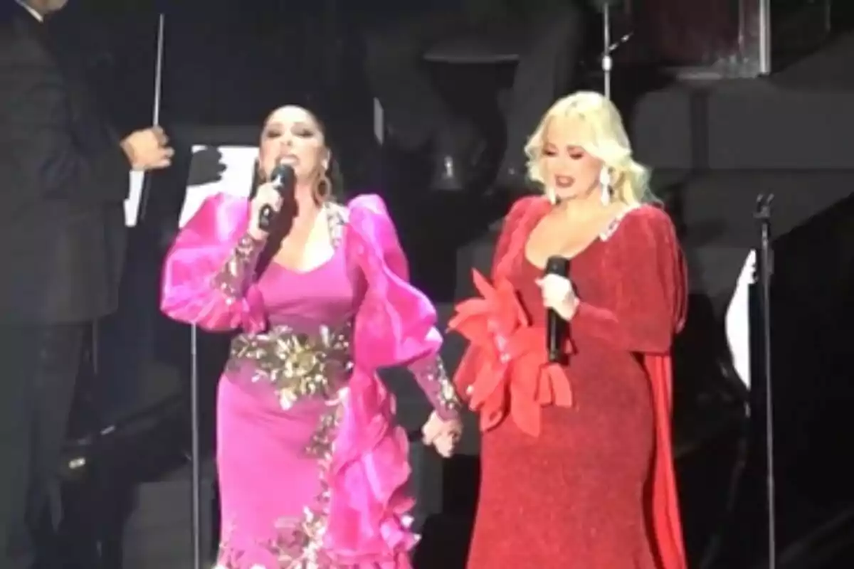 Captura d'Isabel Pantoja i La Húngara al concert de la tonadillera a 'Vamos a veure' Captura d'Isabel Pantoja i La Húngara al concert de la tonadillera a 'Vamos a veure'