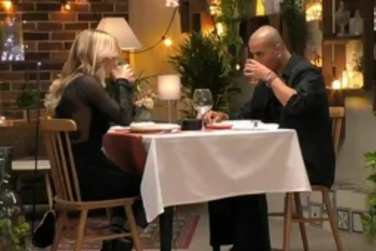 Captura de Jerjes y Patricia cenando en 'First Dates' Captura de Jerjes y Patricia cenando en 'First Dates'