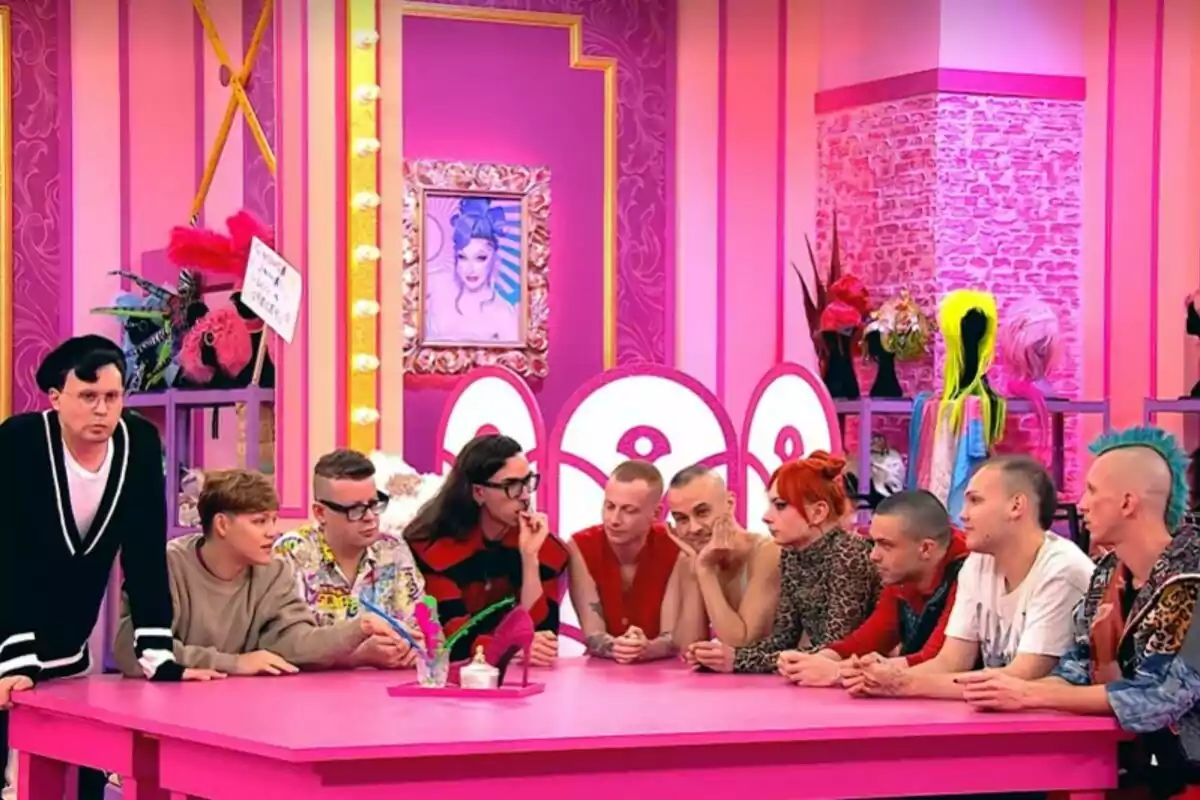 Captura de les concursants de 'Drag Race España 4' discutint