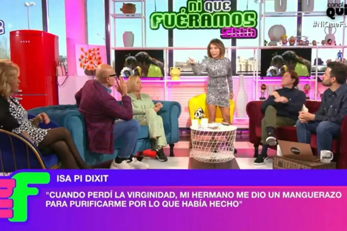 Captura de Lydia Lozano, Kiko Matamoros, Belén Esteban, María Patiño, Pipi Estrada y Javier de Hoyos en 'Ni que fuéramos' Captura de Lydia Lozano, Kiko Matamoros, Belén Esteban, María Patiño, Pipi Estrada y Javier de Hoyos en 'Ni que fuéramos'