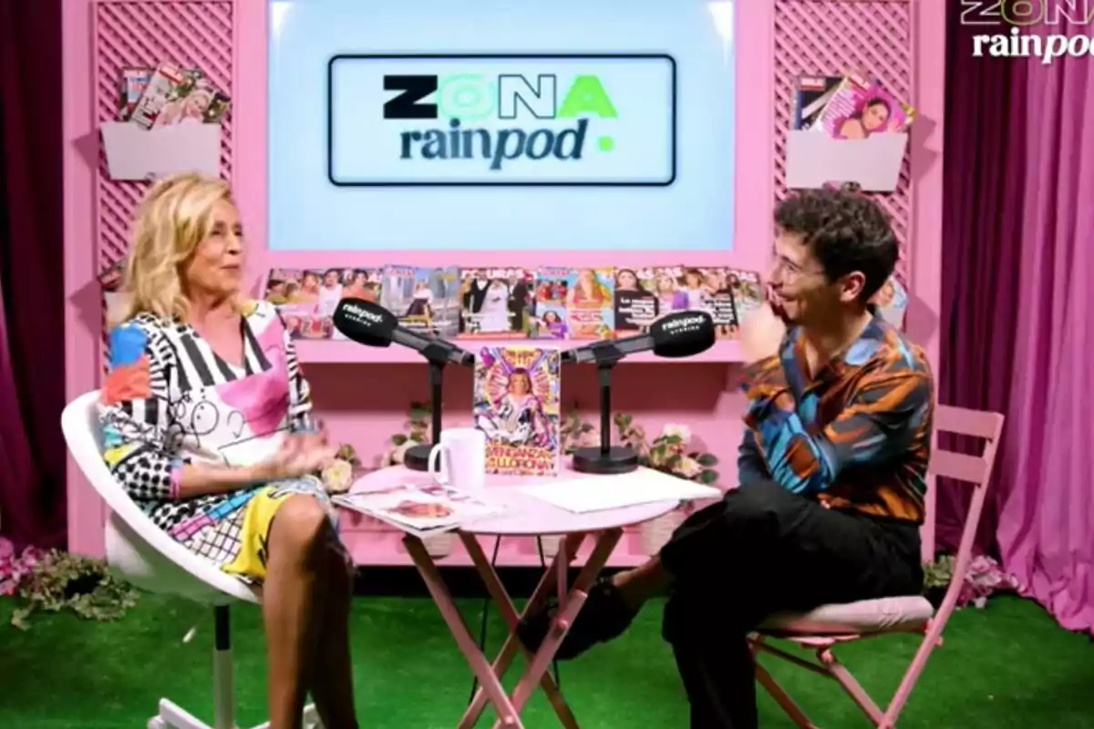 Captura de Lydia Lozano i Arnau Martínez al pòdcast 'Noi de revista' Captura de Lydia Lozano i Arnau Martínez al pòdcast 'Noi de revista'