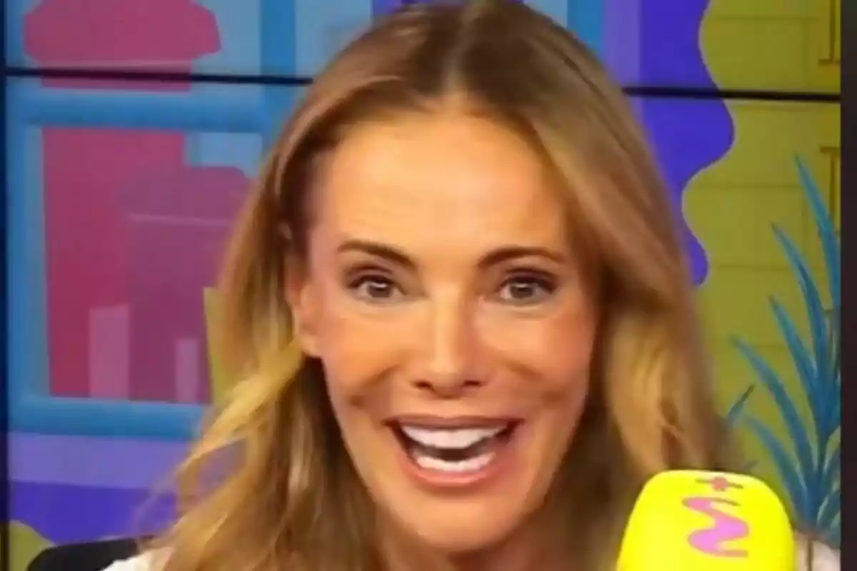 Captura de Paula Vázquez contenta en 'Estirando el chicle' Captura de Paula Vázquez contenta en 'Estirando el chicle'