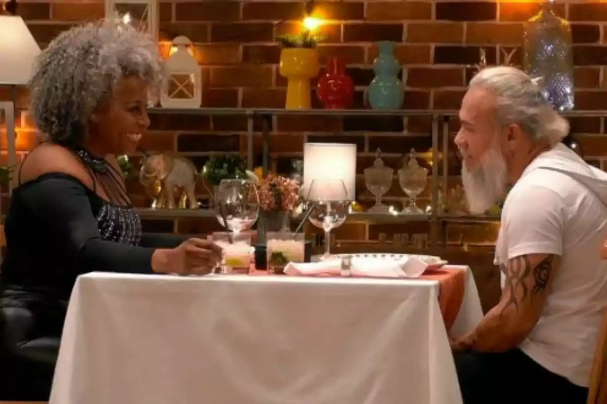 Captura de Sandra y Wilson cenando en 'First Dates' Captura de Sandra y Wilson cenando en 'First Dates'
