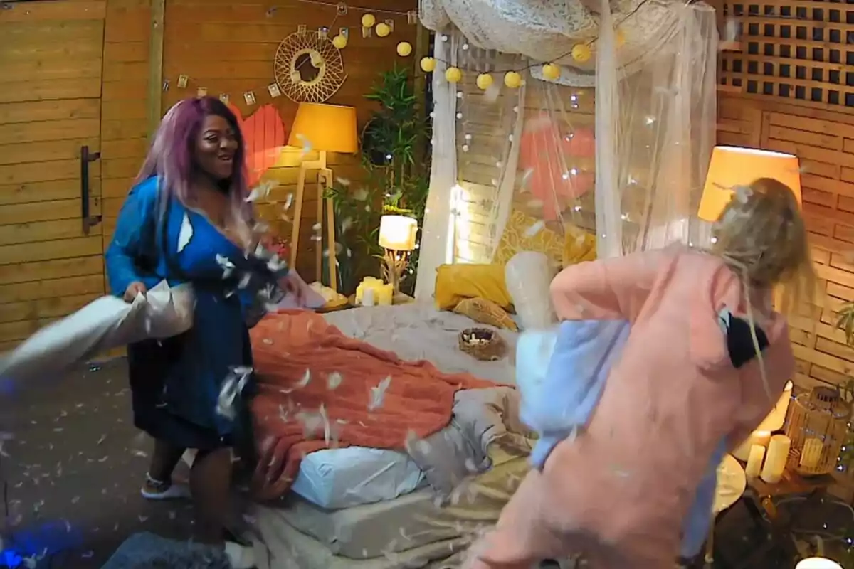 Captura de Watermami y Agnes en 'First Dates' Captura de Watermami y Agnes en 'First Dates'