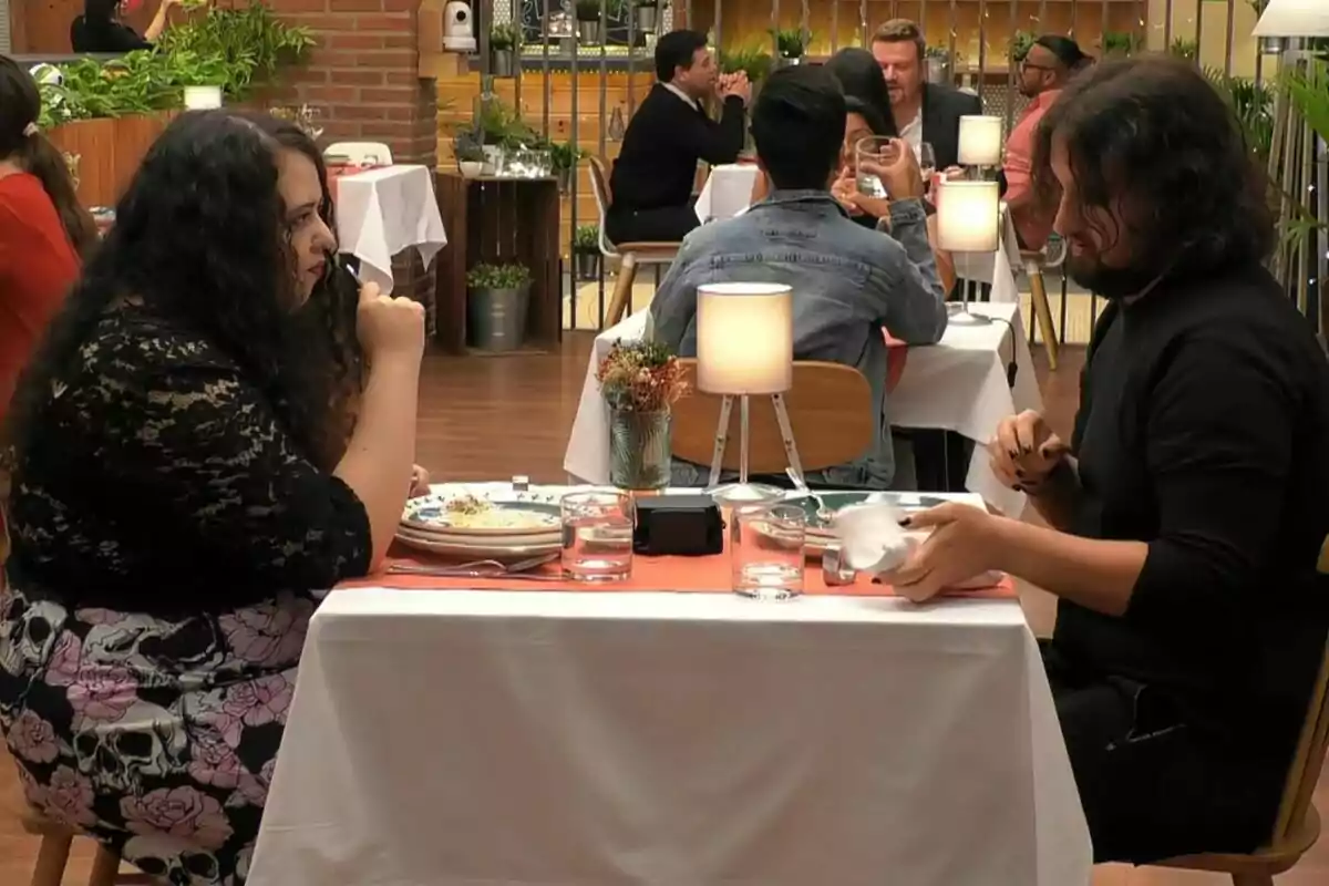 Captura de Yolanda i Dante sopant a 'First Dates' Captura de Yolanda i Dante sopant a 'First Dates'
