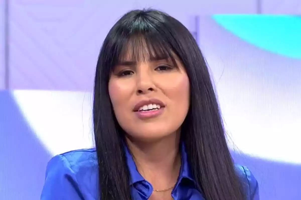 Primer plano de Isa Pantoja en el programa 'Vamos a ver' con el rostro serio