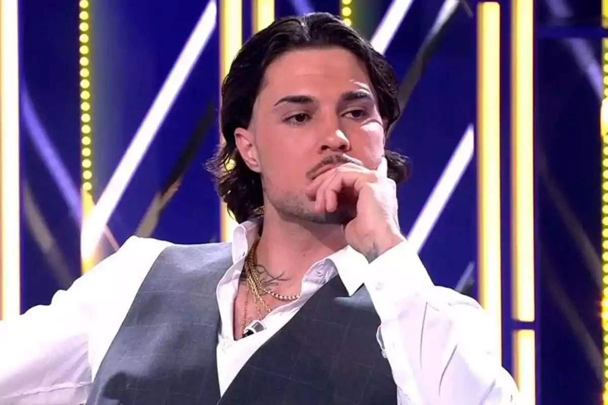 Captura de Carlo Costanzia como invitado de De Viernes en Telecinco Captura de Carlo Costanzia como invitado de De Viernes en Telecinco