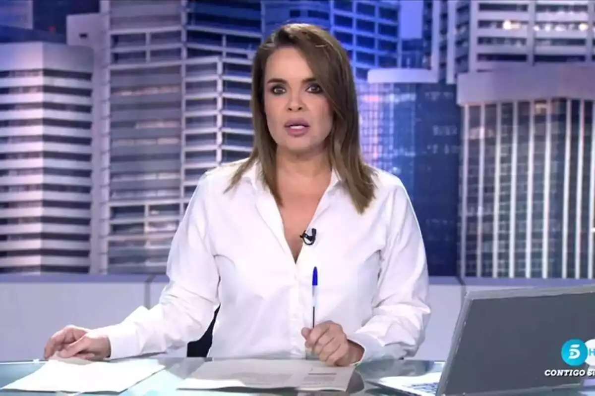 Captura de Carme Chaparro como presentadora de Informativos Telecinco esta Navidad Captura de Carme Chaparro como presentadora de Informativos Telecinco esta Navidad