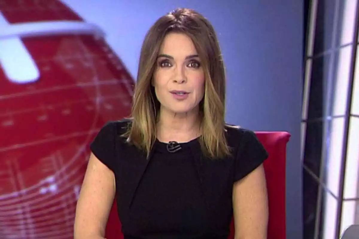 Carme Chaparro como presentadora de Noticias Cuatro Carme Chaparro como presentadora de Noticias Cuatro