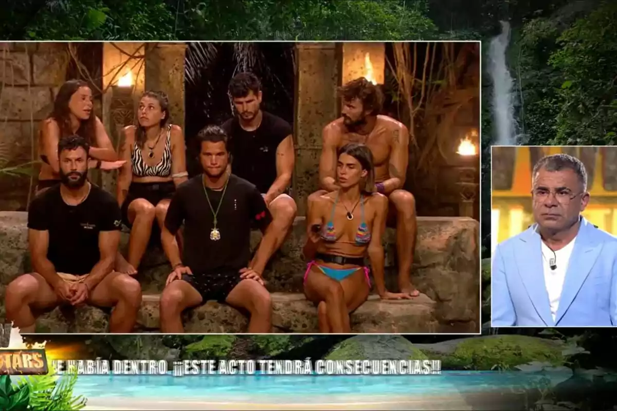 Captura de Marta Peñate, Lola Mencía, Alejandro Nieto, Logan Sampedro, Jorge Pérez, Bosco Martínez Bordiú i Sofia Suescun a la palapa de Supervivientes amb Jorge Javier Vázquez des de plató