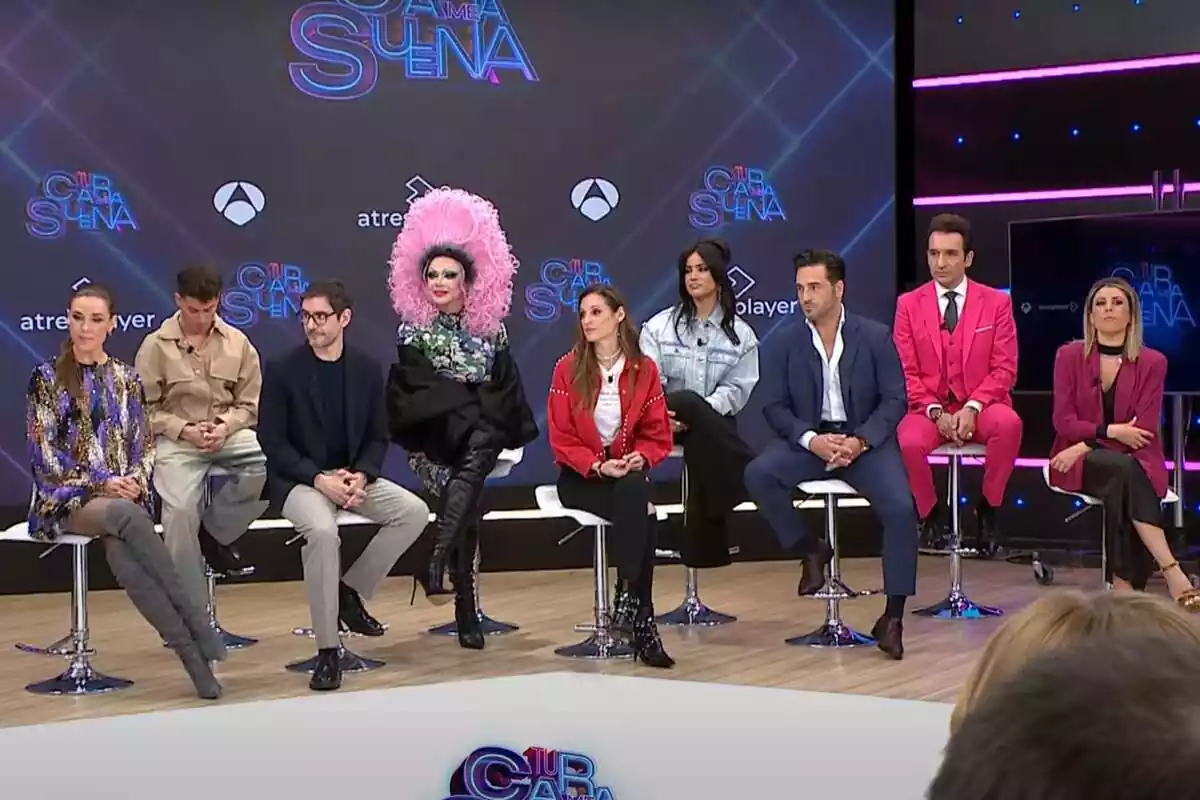 Captura de los concursantes de Tu Cara Me Suena en la rueda de prensa: Juanra Bonet, Raquel Sánchez Silva, Supremme de Luxe, David Bustamante, Conchita, Julia Medina, Raoul, Valeria Ros y Miguel Lago Captura de los concursantes de Tu Cara Me Suena en la rueda de prensa: Juanra Bonet, Raquel Sánchez Silva, Supremme de Luxe, David Bustamante, Conchita, Julia Medina, Raoul, Valeria Ros y Miguel Lago