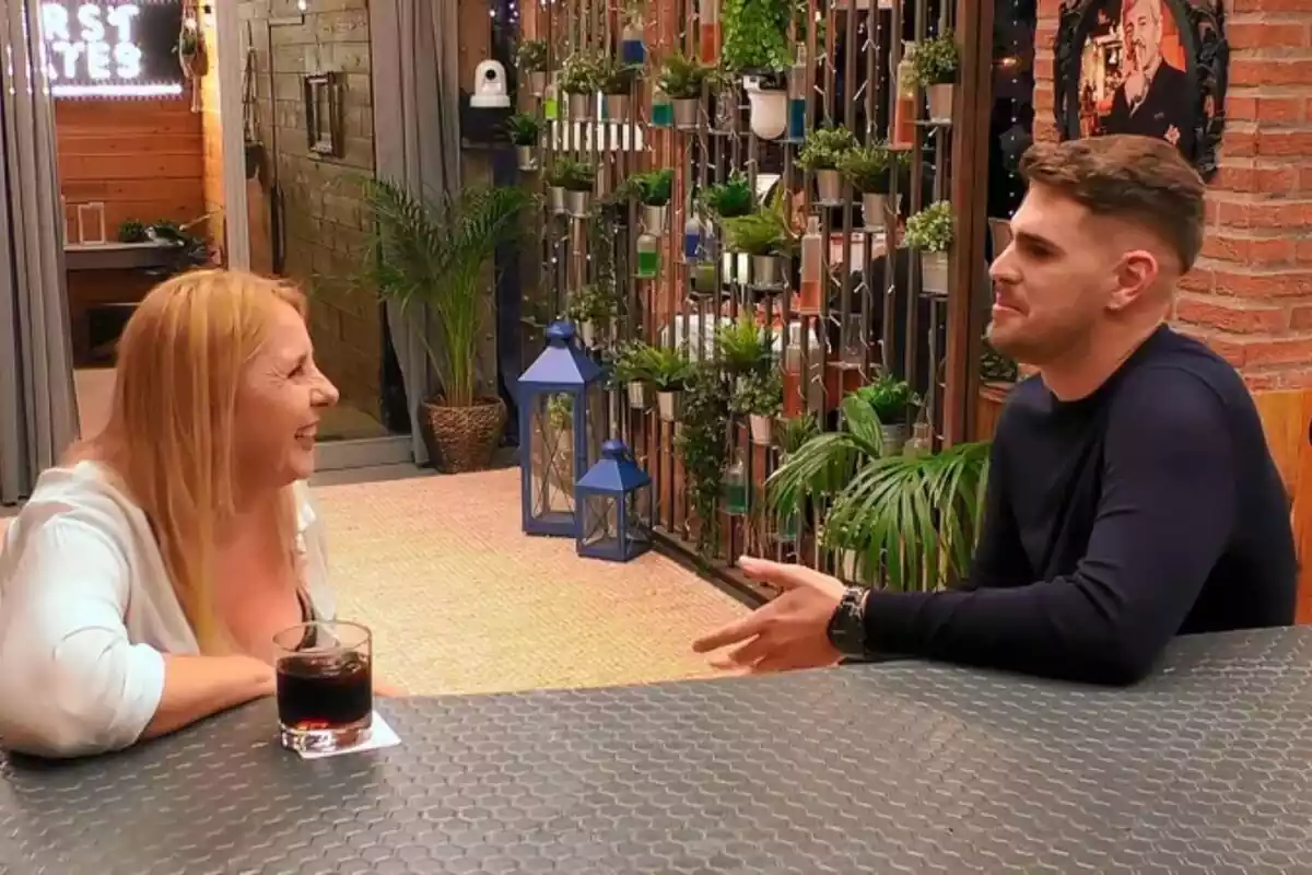 Captura de María junto a Alejandro en su cita en First Dates Captura de María junto a Alejandro en su cita en First Dates