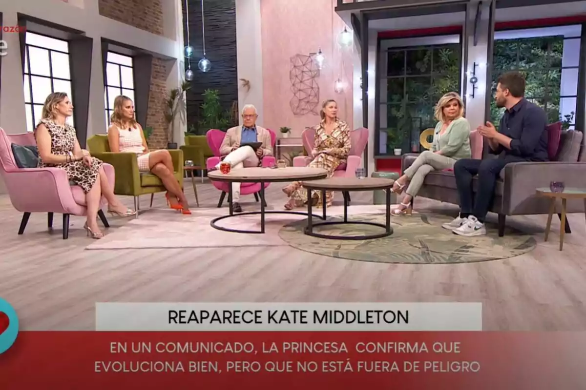 Captura de D Corazón con Jordi González, Anne Igartiburu, Alba Carrillo, Terelu Campos y Javier de Hoyos Captura de D Corazón con Jordi González, Anne Igartiburu, Alba Carrillo, Terelu Campos y Javier de Hoyos