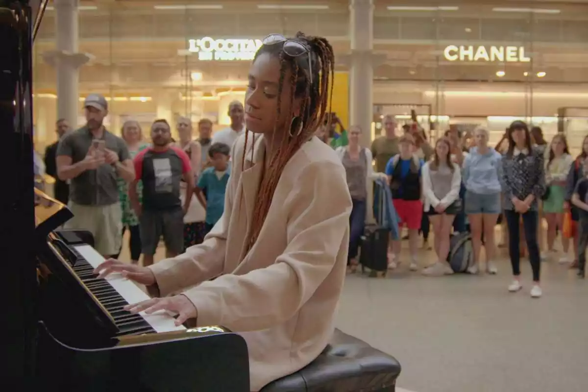 Captura de El Piano, con una mujer tocando el instrumento en el nuevo formato de laSexta Captura de El Piano, con una mujer tocando el instrumento en el nuevo formato de laSexta