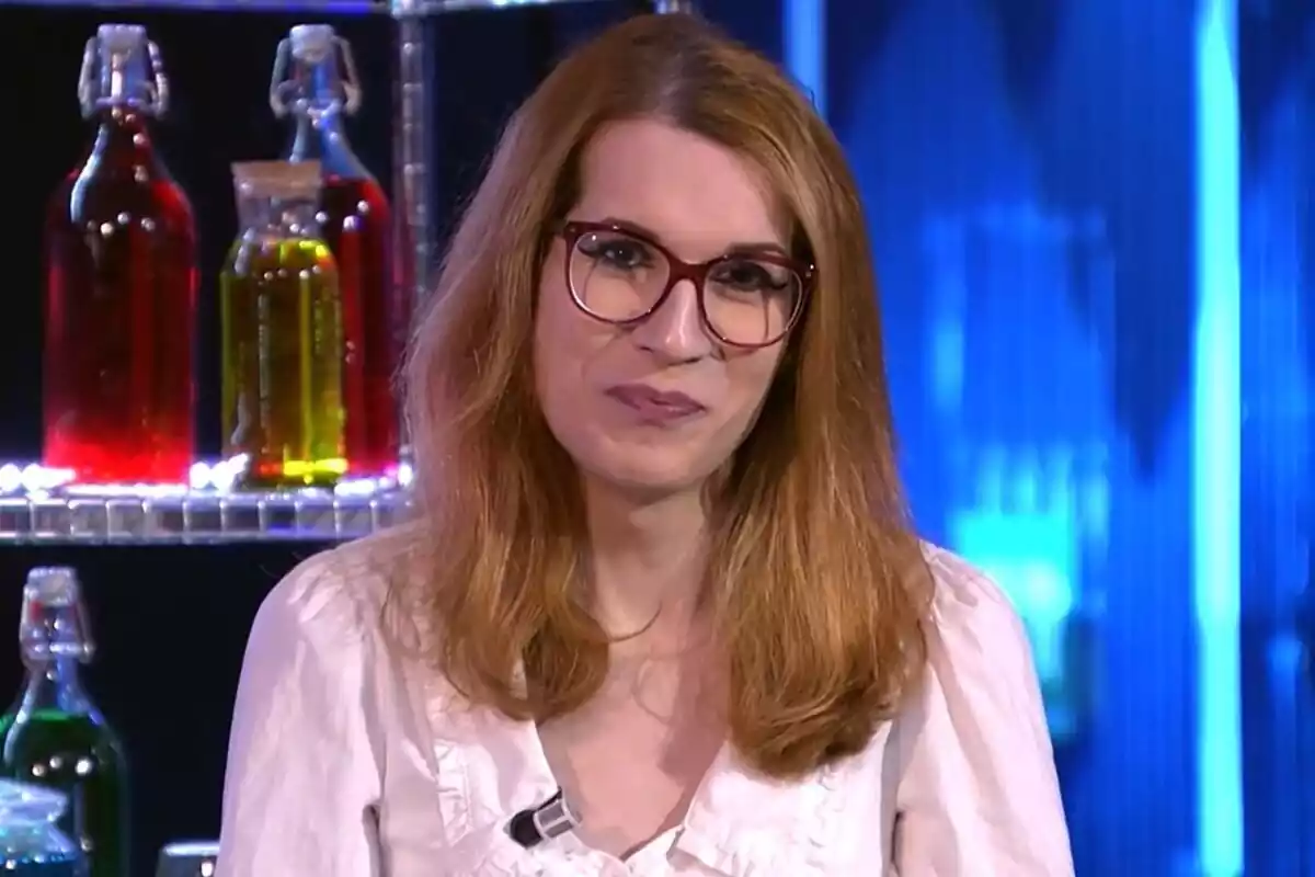 Captura de Elsa Ruiz en un late night de Mitele PLUS Captura de Elsa Ruiz en un late night de Mitele PLUS