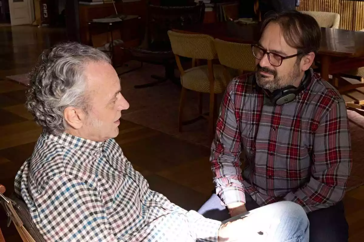 Fotografia de José Coronado amb David Bermejo al final del rodatge de la quarta temporada d'Entrevies Fotografia de José Coronado amb David Bermejo al final del rodatge de la quarta temporada d'Entrevies