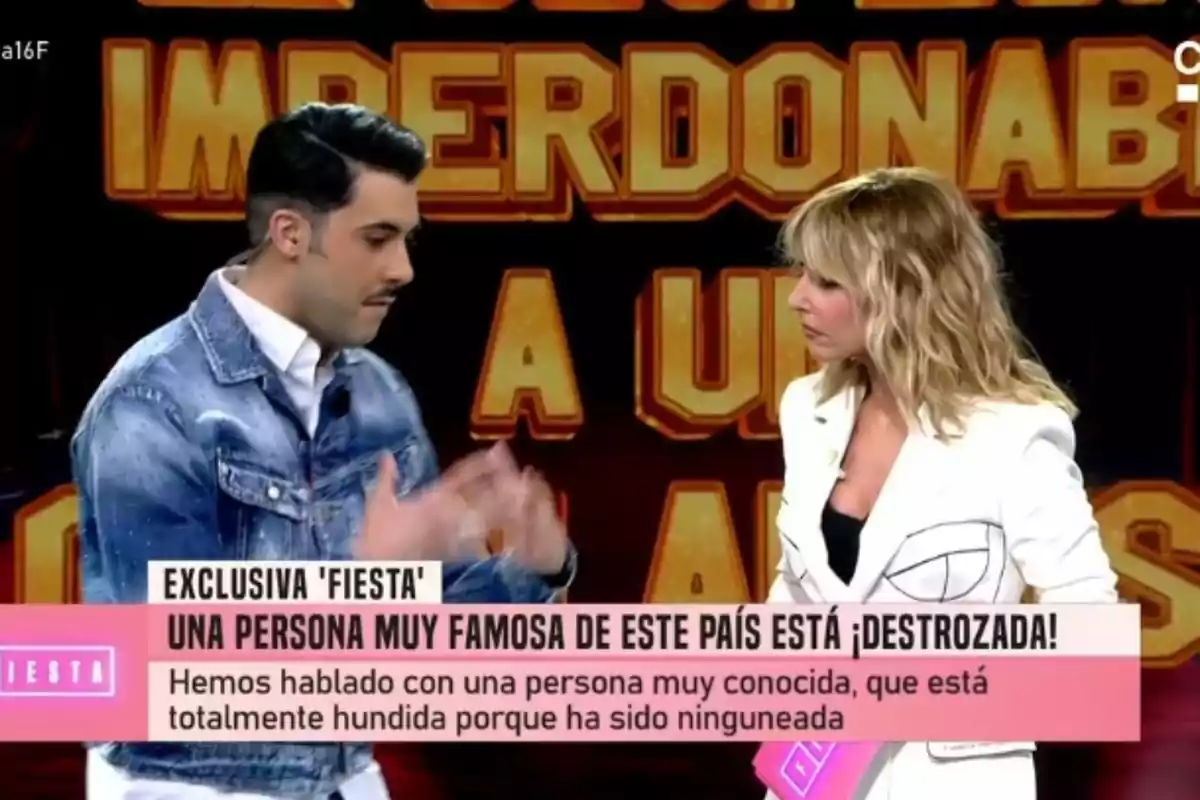 Iván Reboso, con camisa blanca y cazadora vaquera, habla en 'Fiesta' mientras le escucha Emma García atentamente Iván Reboso, con camisa blanca y cazadora vaquera, habla en 'Fiesta' mientras le escucha Emma García atentamente