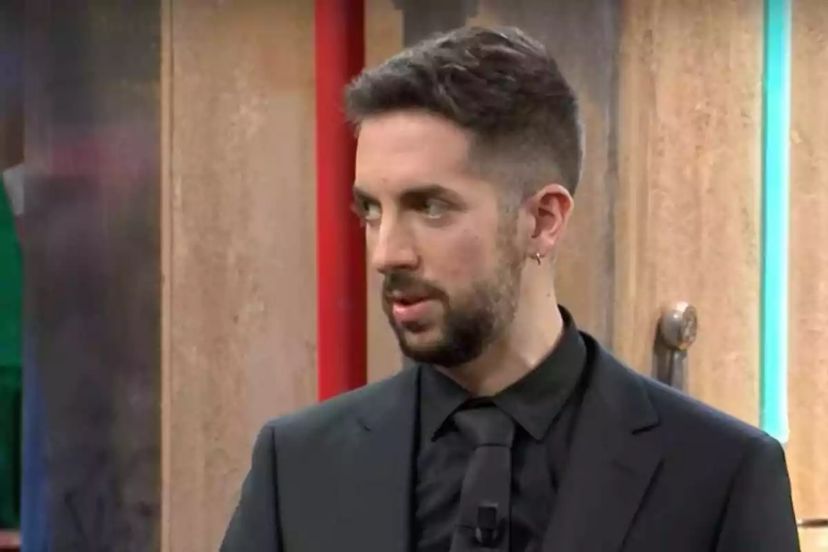 David Broncano en 'La Resistencia' con cara de sorprendido David Broncano en 'La Resistencia' con cara de sorprendido