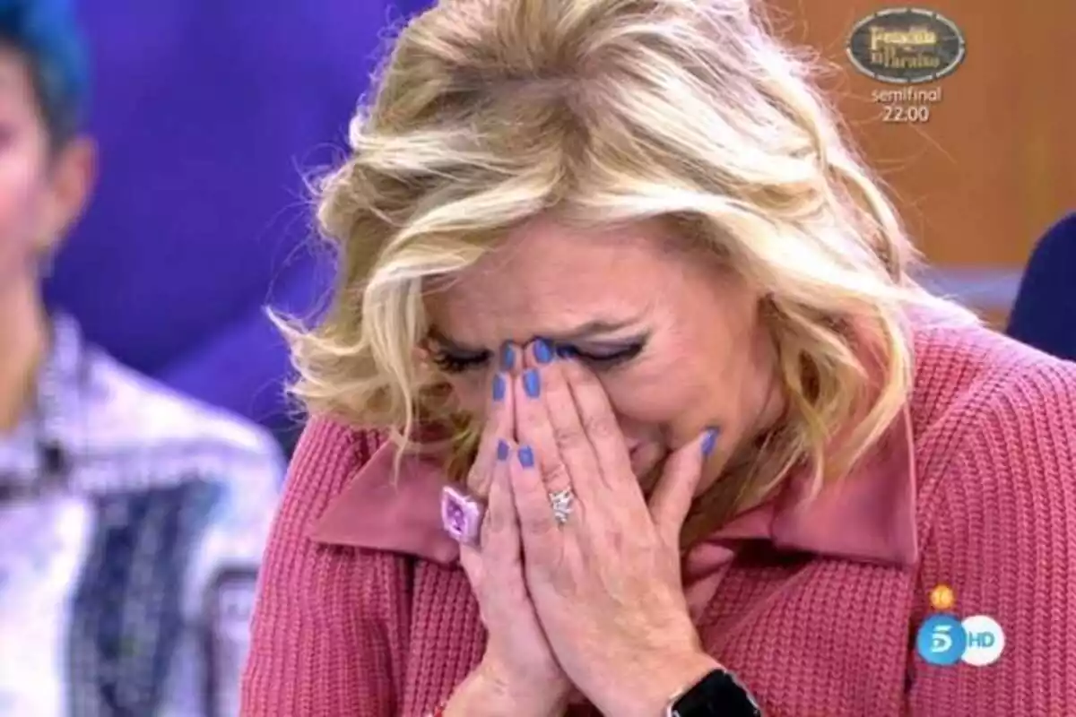 Captura de 'Sálvame' con Carmen Borrego llorando en el plató Captura de 'Sálvame' con Carmen Borrego llorando en el plató