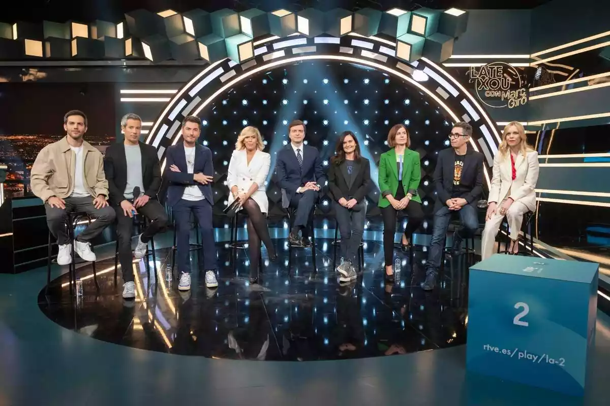 Fotografía de la rueda de prensa de La 2 con Oriol Nolis, Marc Giró, Tania Sarrias, Carlos del Amor, Berto Romero, Maria Eizaguirre, Laura Folguera y Marc Clotet Fotografía de la rueda de prensa de La 2 con Oriol Nolis, Marc Giró, Tania Sarrias, Carlos del Amor, Berto Romero, Maria Eizaguirre, Laura Folguera y Marc Clotet