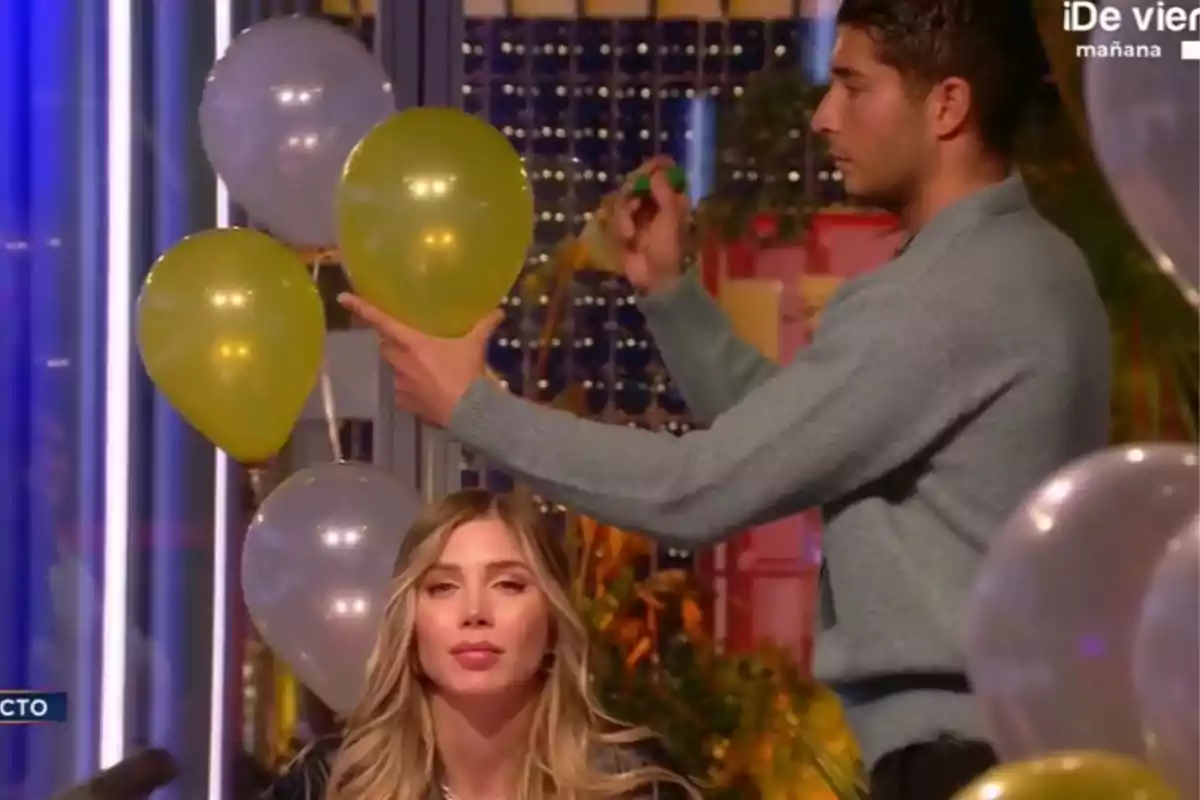 Álex Ghita explota los globos de Romina para nominarla