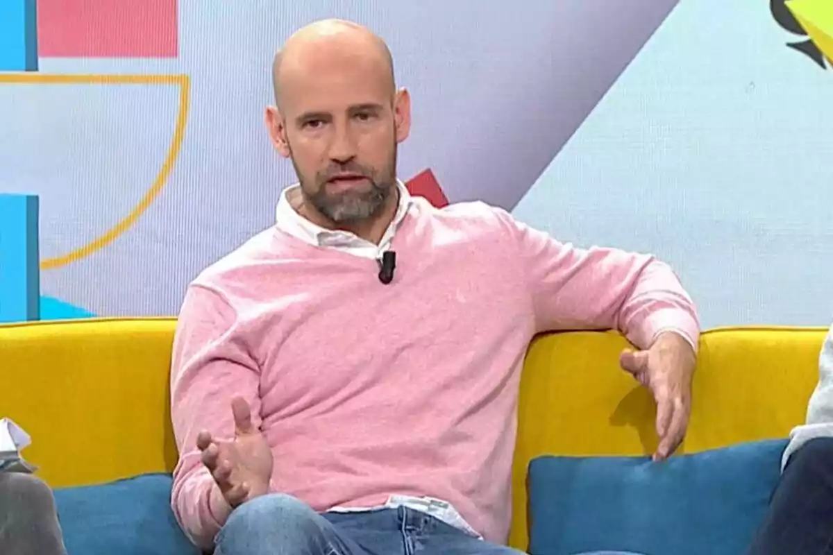 Captura de Gonzalo Miró como colaborador de Espejo Público en Antena 3 Captura de Gonzalo Miró como colaborador de Espejo Público en Antena 3