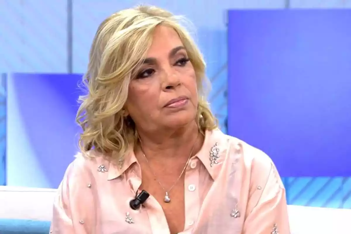 Imagen de Carmen Borrego, con rostro serio y triste, en el plató de 'Vamos a ver' hablando sobre Edmundo Arrocet, expareja de su madre, María Teresa Campos Imagen de Carmen Borrego, con rostro serio y triste, en el plató de 'Vamos a ver' hablando sobre Edmundo Arrocet, expareja de su madre, María Teresa Campos