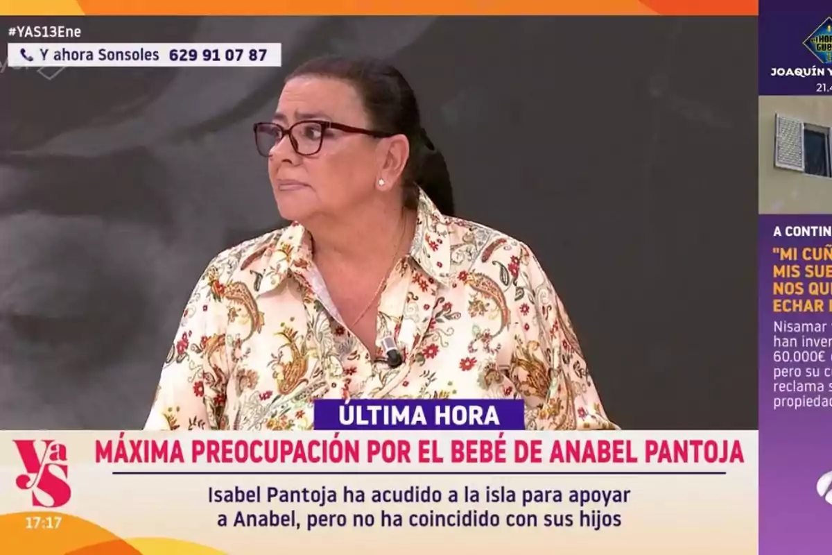 María del Monte amb ulleres i una brusa estampada apareix a 'Y ahora Sonsoles' que informa sobre la preocupació pel nadó d'Anabel Pantoja.